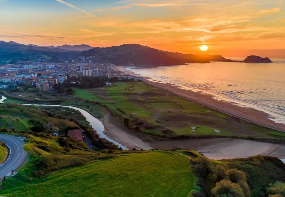 شقة Piso En Zarauz Centro A 100M De La Playa المظهر الخارجي الصورة